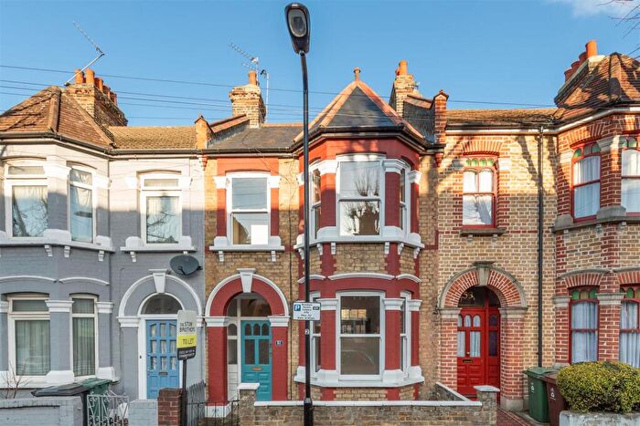 3 Bedroom House To Rent In Wesley Road, Leyton, E10
