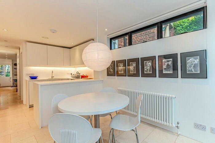 2 Bedroom Town House To Rent In Canterbury Road, Oxford, OX2