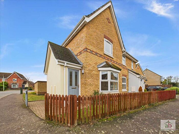 3 Bedroom Semi-Detached House To Rent In Dickinson Terrace, Kesgrave, Ipswich, IP5