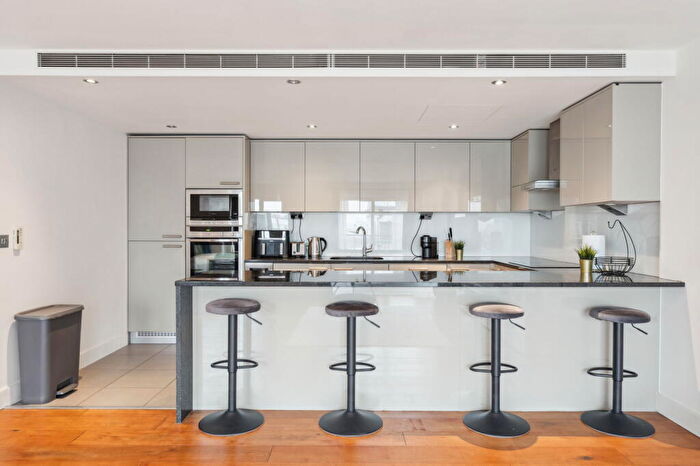 2 Bedroom Flat For Sale In Flat Croft House, Beaufort Park, NW9