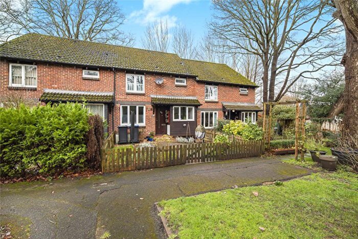 1 Bedroom Terraced House For Sale In Knaphill, Woking, Surrey, GU21