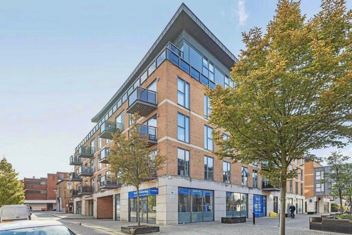 2 Bedroom Flat To Rent In St. Marys Road, Surbiton, KT6