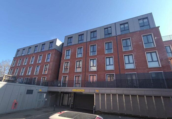 2 Bedroom Apartment For Sale In Alcester Road, Moseley, Birmingham, B13