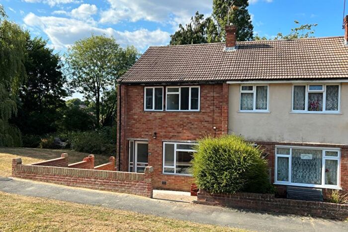3 Bedroom Semi-Detached House To Rent In Knaphill, Woking, GU21
