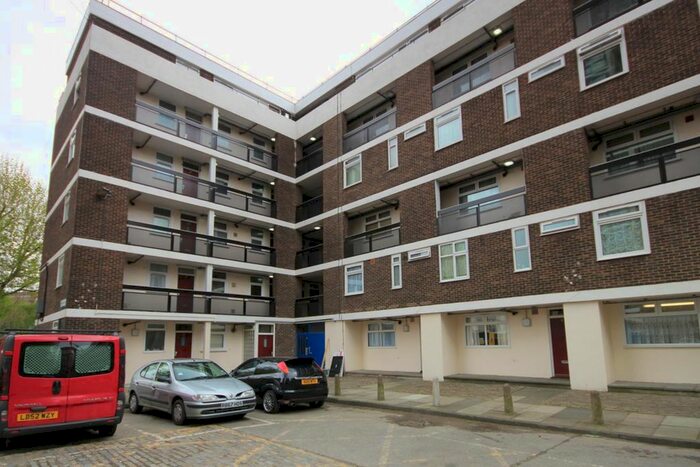 1 Bedroom Flat To Rent In Dickens Estate, London, SE16