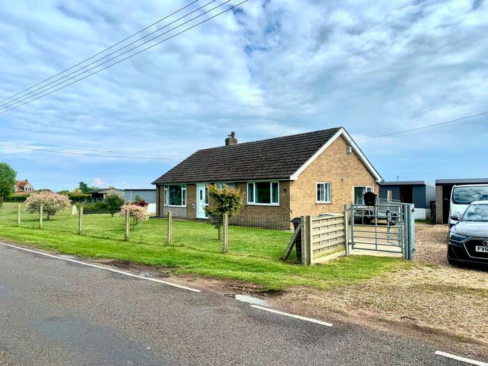 3 Bedroom Detached Bungalow For Sale In Dogdyke Road, New York, Lincoln, LN4