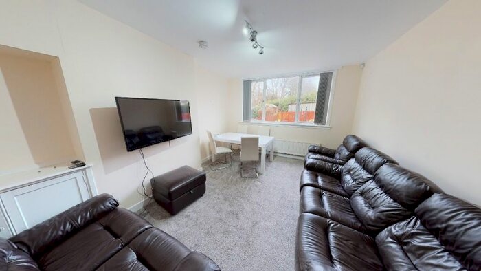 3 Bedroom Semi-Detached House To Rent In Auchinyell Gardens, Kaimhill, Aberdeen, AB10