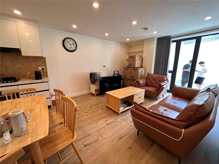 2 Bedroom Apartment To Rent In James House, Maidstone Road, London, N11