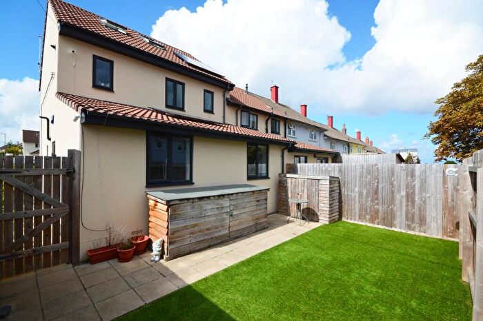 2 Bedroom Apartment For Sale In Pawlett Road, Bristol, BS13