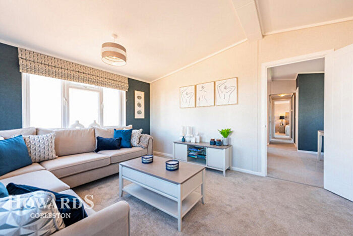 2 Bedroom Park Home For Sale In Belton Country Park Stepshort, Belton, NR31