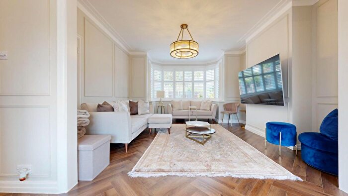 4 Bedroom Semi-Detached House To Rent In Talbot Crescent, London, NW4