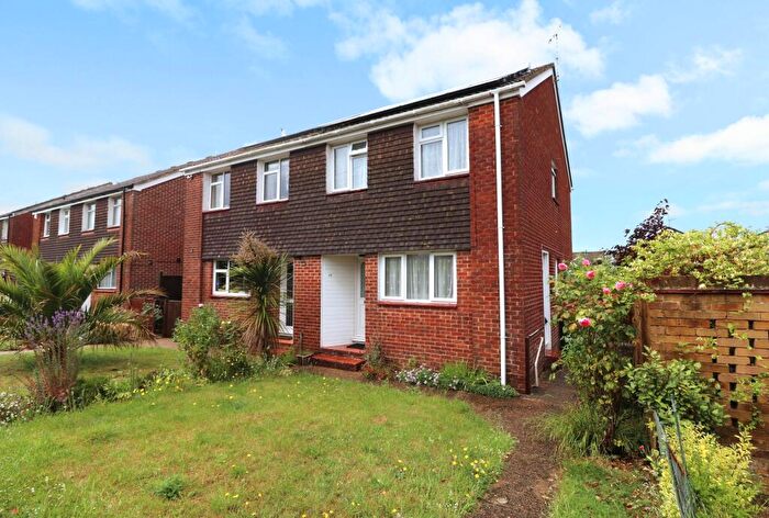 3 Bedroom Semi Detached House For Sale In Little Kimble Walk, Hedge End, SO30