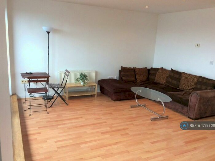 2 Bedroom Flat To Rent In Meadowside Quay Square, Glasgow, G11