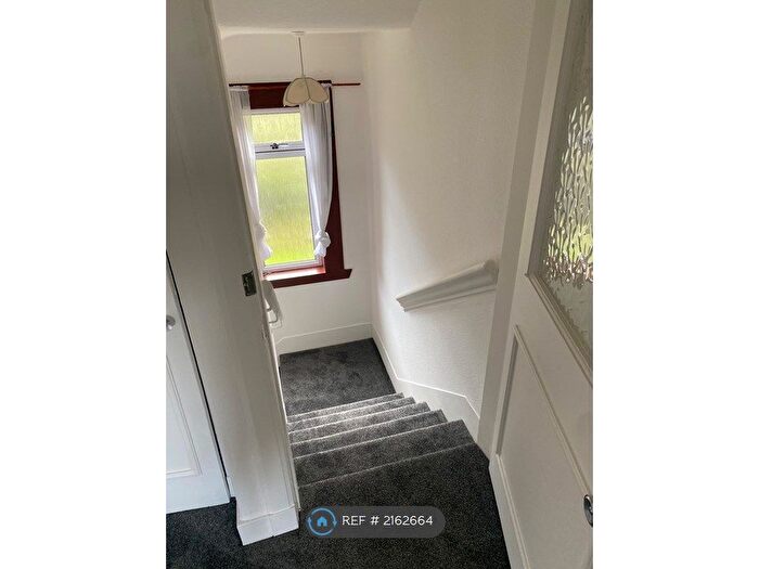 3 Bedroom Flat To Rent In David Street, Dunfermline, KY12