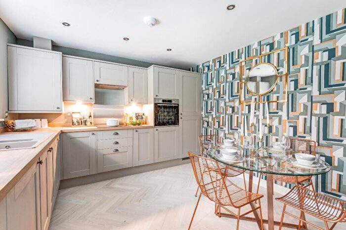 3 Bedroom Semi-Detached House For Sale In Delf Hill, Rastrick, HD6