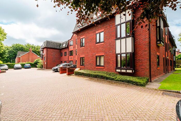 2 Bedroom Flat For Sale In Black Moss Lane, Hillside Court Black Moss Lane, L39