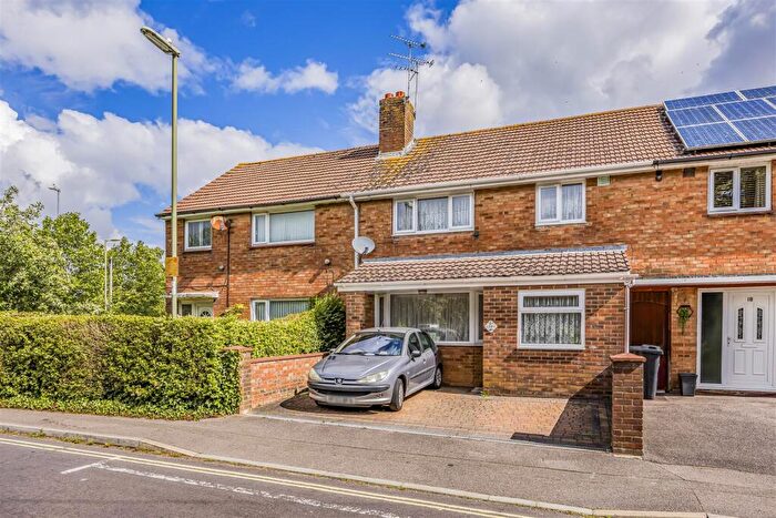 3 Bedroom House For Sale In Selborne Avenue, Havant, PO9