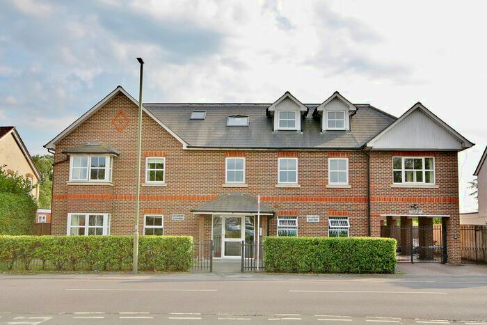 1 Bedroom Flat To Rent In High Street, Old Woking, Woking, GU22