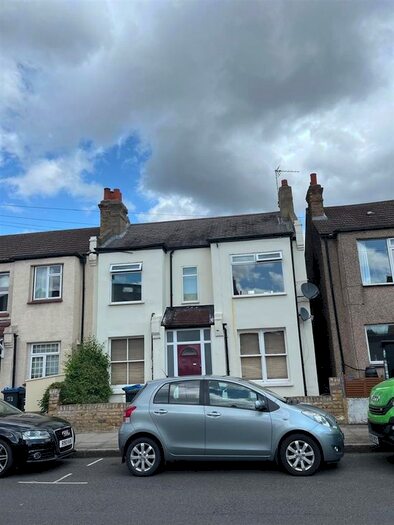 2 Bedroom Flat To Rent In Robinson Road, Colliers Wood, SW17