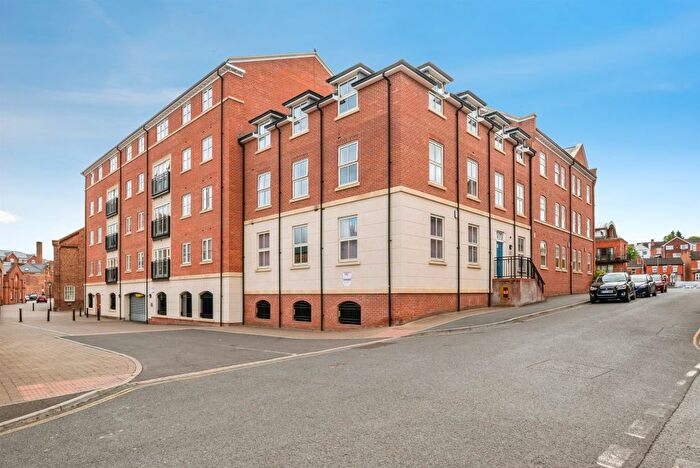 2 Bedroom Flat For Sale In Mill Street, Worcester, WR1