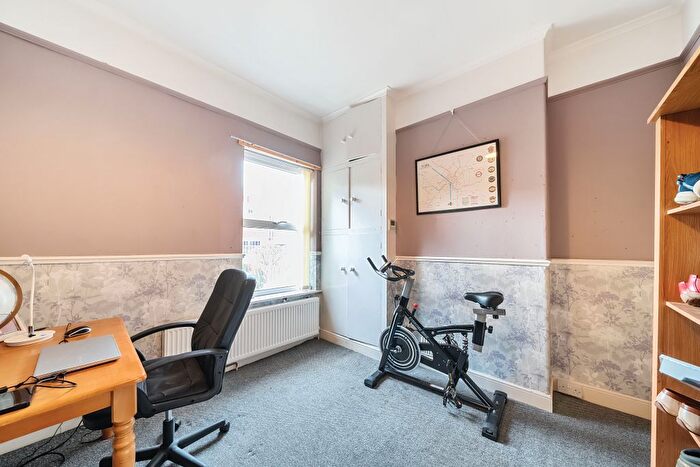 3 Bedroom Terraced House For Sale In Haleys Terrace, York, YO31