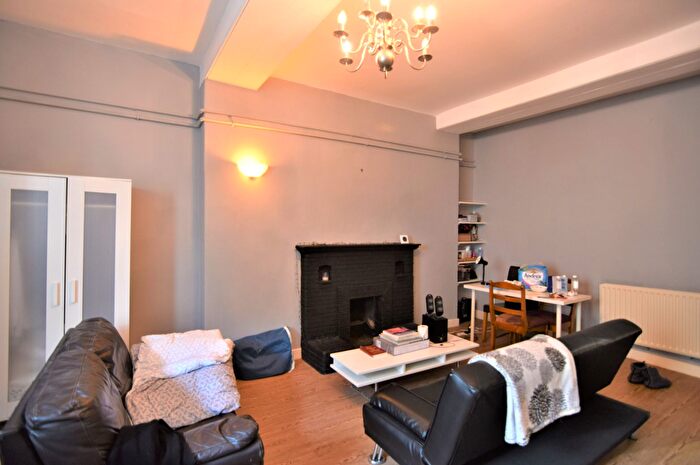 2 Bedroom Flat To Rent In Marine Parade, Brighton, BN2