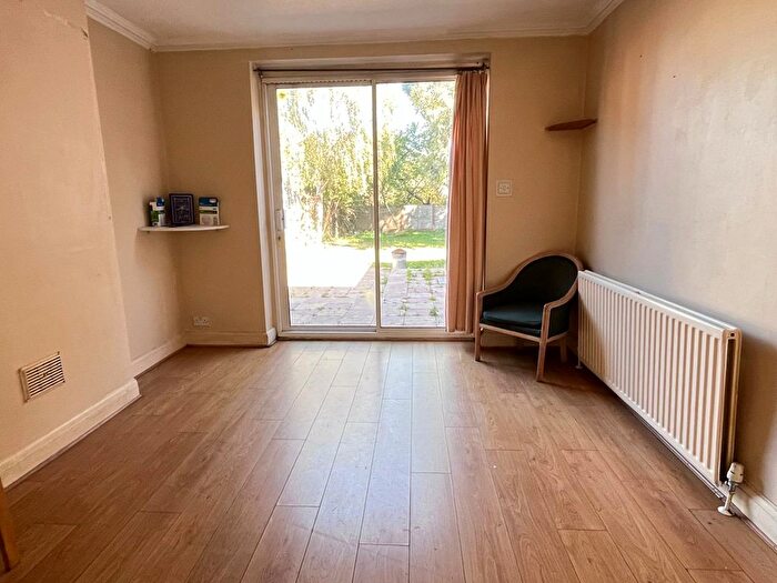 5 Bedroom Bungalow To Rent In Staines Road, Feltham, TW14