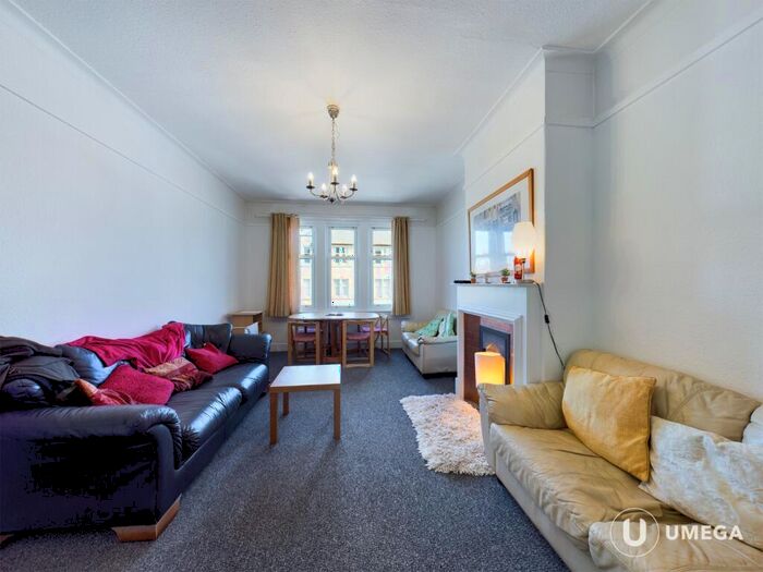 3 Bedroom Apartment To Rent In Comely Bank Road, Comely Bank, Edinburgh, EH4