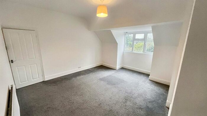 2 Bedroom Apartment For Sale In St. Agnes Road, Moseley - Top Floor Two Bedroom Converted Apartment In Premium Moseley Location With No Chain!!, B13