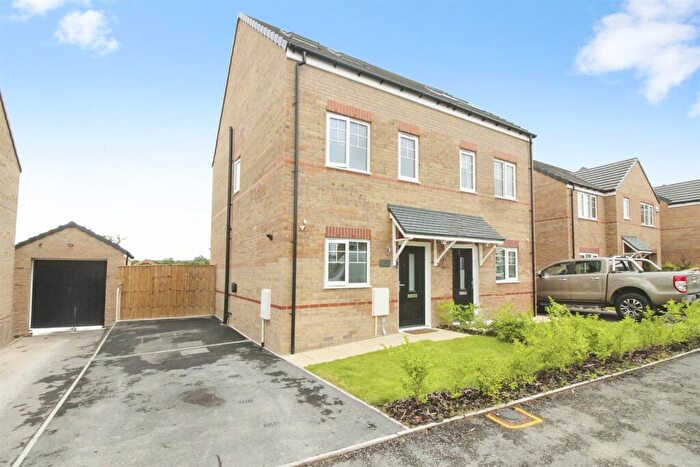 3 Bedroom Semi-Detached House For Sale In Quarry Avenue, Micklefield, Leeds, LS25