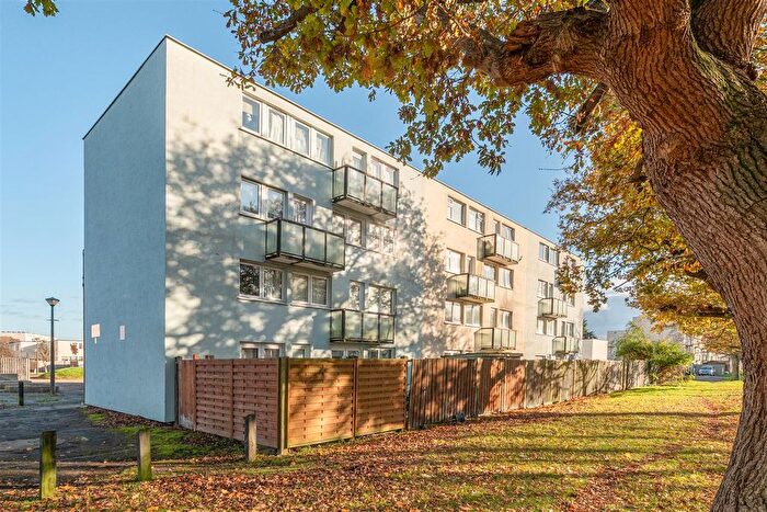 3 Bedroom Flat For Sale In Cornwell Close, Gosport, PO13