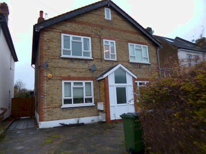 2 Bedroom Flat To Rent In Parkview Road, London, SE9