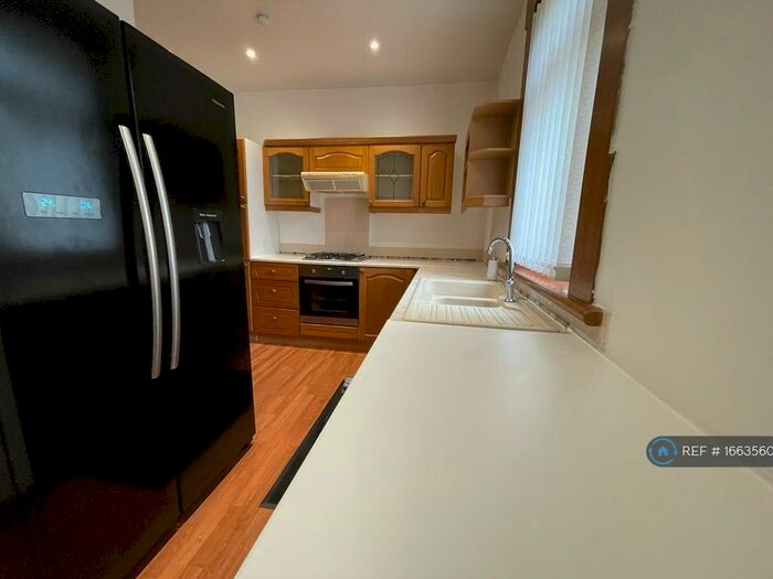 2 Bedroom Flat To Rent In Gartmorn Road, Sauchie, Alloa, FK10