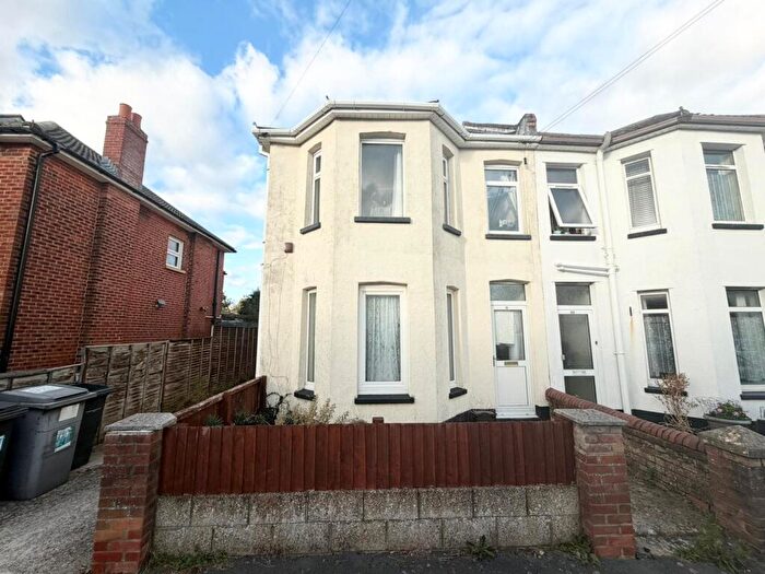 2 Bedroom Flat To Rent In Capstone Road, Bournemouth, BH8