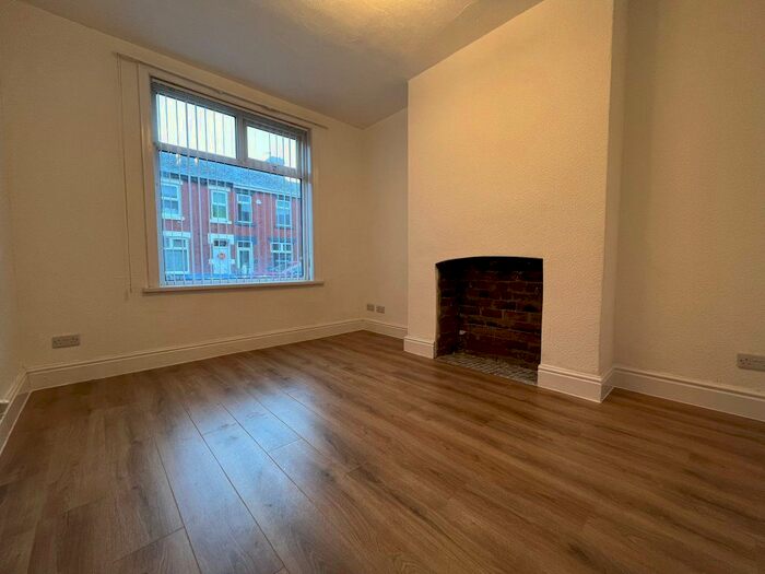 2 Bedroom Property To Rent In Cunliffe Road, Blackpool, Lancashire, FY1