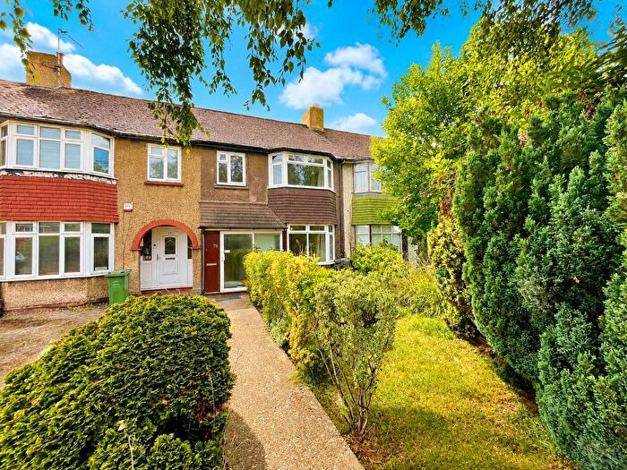 3 Bedroom Detached House To Rent In Burnham Road, Dartford, Kent, DA1