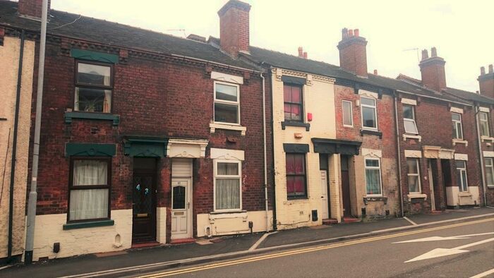 3 Bedroom Terraced House To Rent In Shelton Old Road, Stoke-On-Trent, ST4