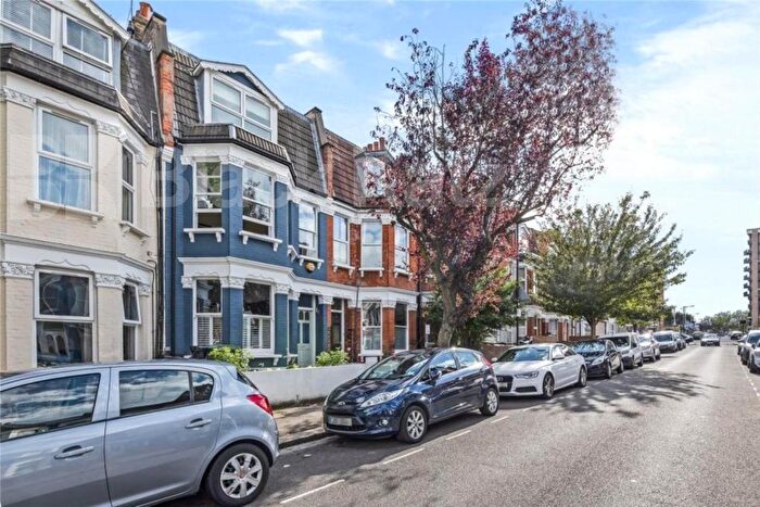 2 Bedroom Flat To Rent In Hampden Road, Haringey, N8