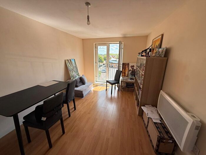 2 Bedroom Apartment To Rent In Stewartby Avenue, PE7