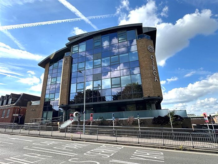 1 Bedroom Flat For Sale In The Ring, Bracknell, RG12