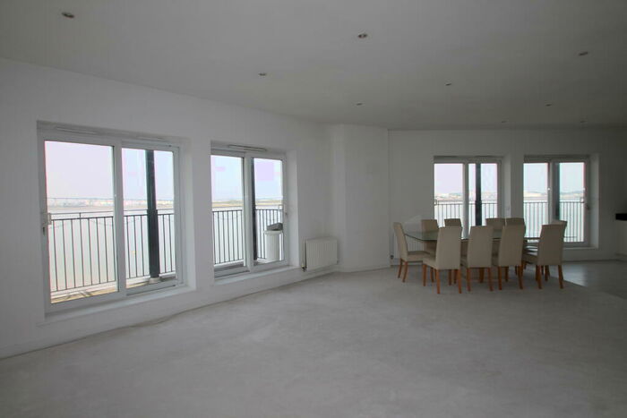 2 Bedroom House To Rent In The Boulevard, Ingress Park, Greenhithe, DA9