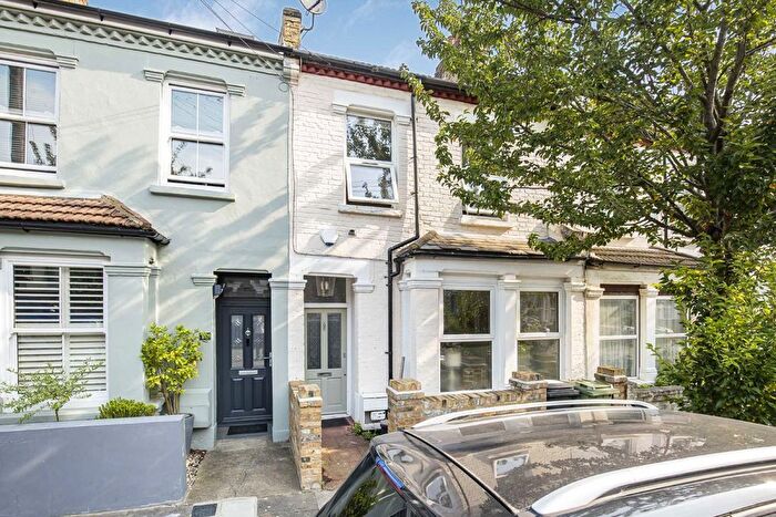 4 Bedroom Property To Rent In Margate Road, London, SW2
