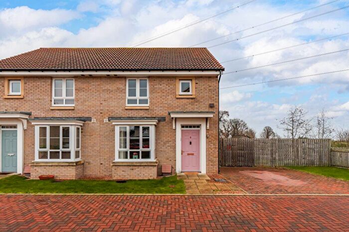 3 Bedroom Semi-detached Villa For Sale In Ferguson Rigg, Edinburgh, EH21