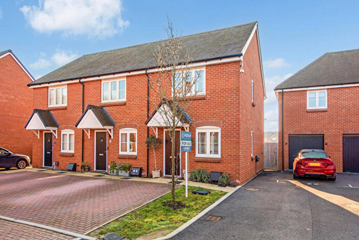 2 Bedroom House For Sale In Avon Road, Curbridge, Southampton, SO30