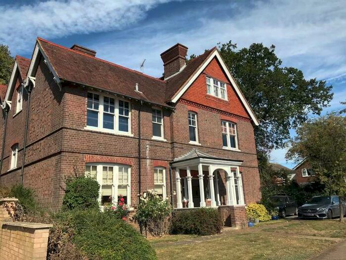 2 Bedroom Flat To Rent In Saberton Close, Redbourn, St. Albans, Hertfordshire, AL3