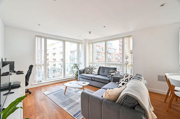 2 Bedroom Flat For Sale In Seven Sea Gardens, Bow, London, E3