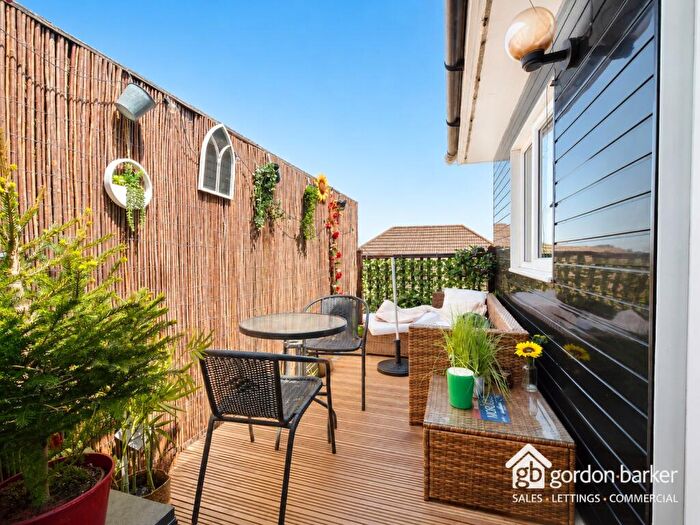 2 Bedroom Flat For Sale In Wimborne Road, Bournemouth, BH9