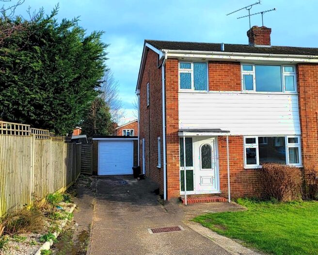 3 Bedroom Semi-Detached House To Rent In Fowler Close, Earley, Reading, Berkshire, RG6