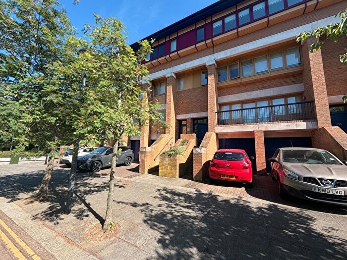 1 Bedroom Flat To Rent In North Row, MK9