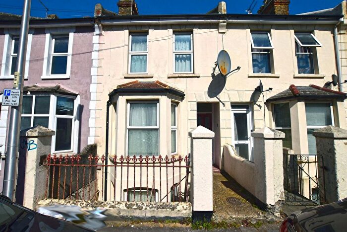 4 Bedroom Terraced House For Sale In Milburn Road, Gillingham, ME7